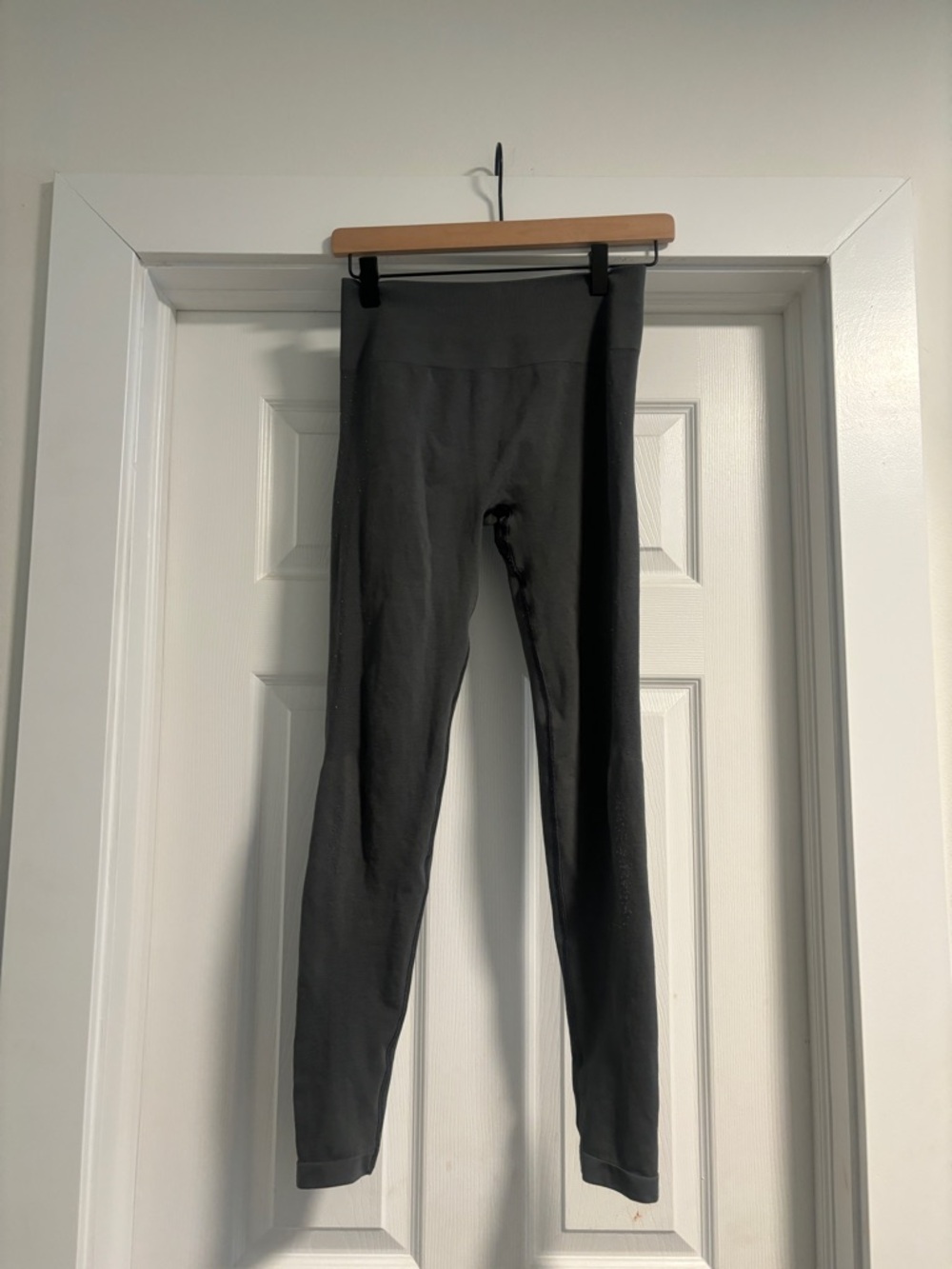 AMPLIFY MID RISE LEGGING
Women's Seamless Scrunch Legging